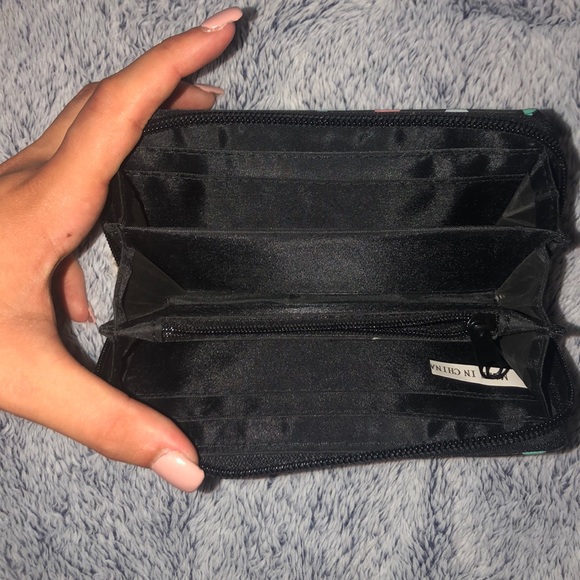 Wallet. - Picture 3 of 3